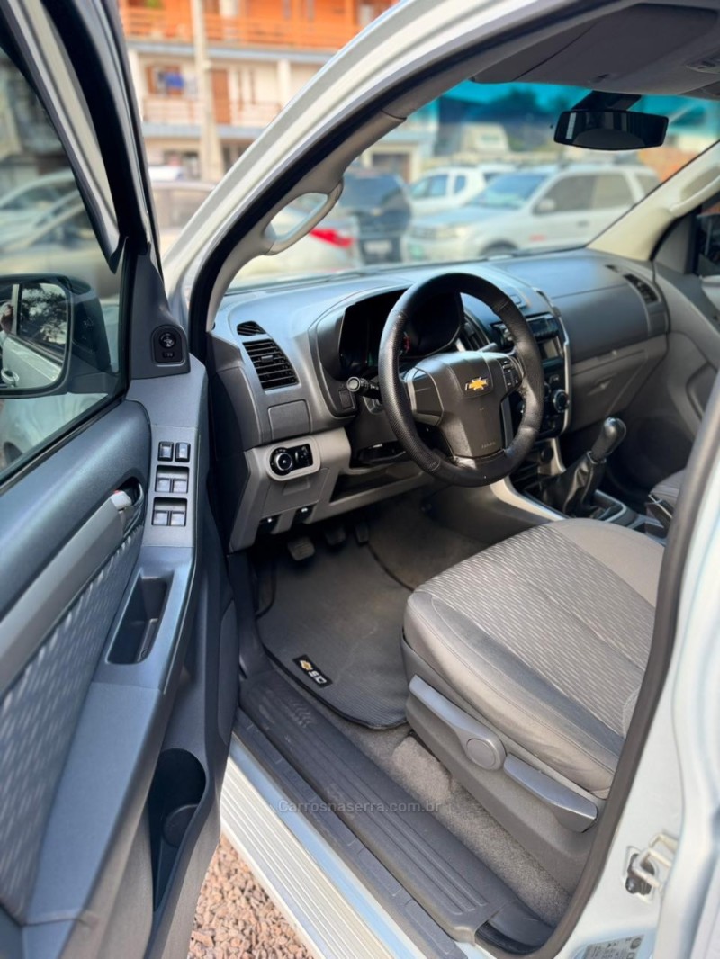 S10 2.4 LT 4X2 CD 8V FLEX 4P MANUAL - 2013 - LAJEADO