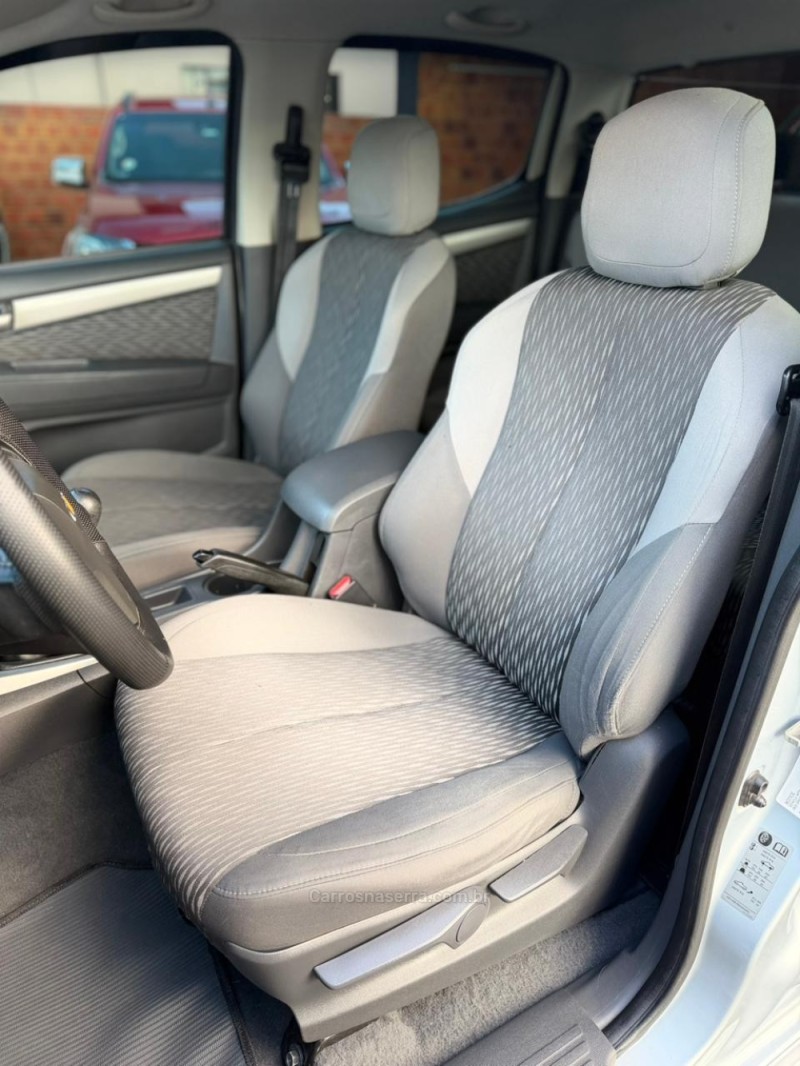 S10 2.4 LT 4X2 CD 8V FLEX 4P MANUAL - 2013 - LAJEADO