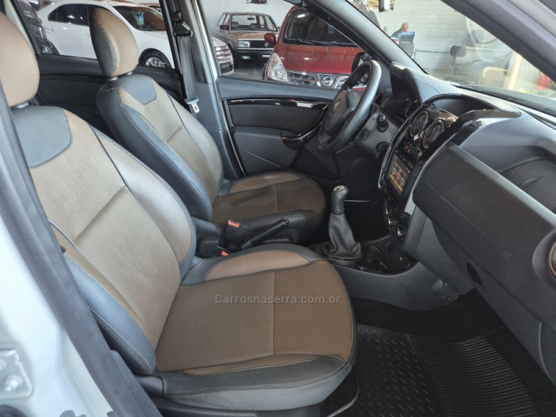 DUSTER 1.6 DYNAMIQUE 4X2 16V FLEX 4P MANUAL - 2017 - CAXIAS DO SUL