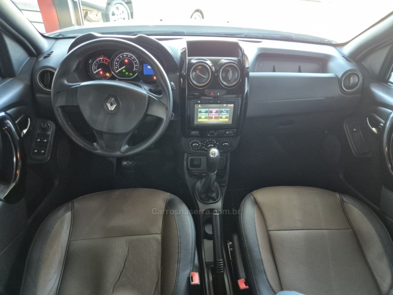 DUSTER 1.6 DYNAMIQUE 4X2 16V FLEX 4P MANUAL - 2017 - CAXIAS DO SUL
