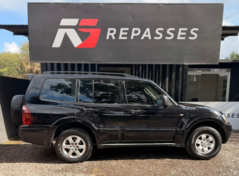 PAJERO 3.2 HPE S 4X4 7 LUGARES 16V TURBO INTERCOOLER DIESEL 4P AUTOMÁTICO - 2005 - PORTãO