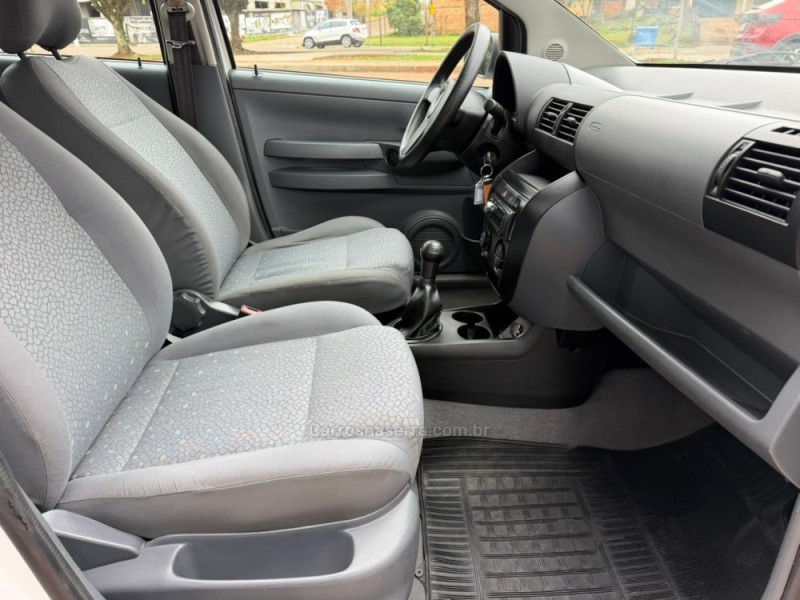 FOX 1.6 MSI TRENDLINE 8V FLEX 4P MANUAL - 2005 - LAGOA VERMELHA