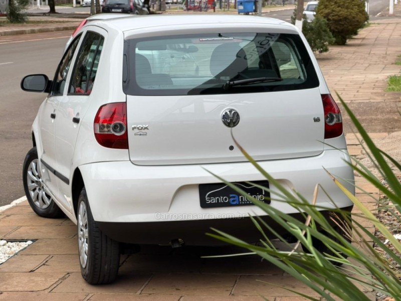 FOX 1.6 MSI TRENDLINE 8V FLEX 4P MANUAL - 2005 - LAGOA VERMELHA