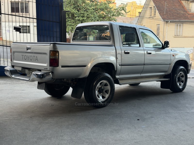 HILUX 3.0 SRV 4X2 CD 8V DIESEL 4P MANUAL - 2003 - CAXIAS DO SUL