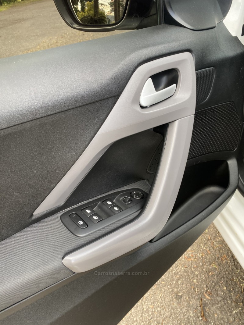 208 1.2 ACTIVE 12V FLEX 4P MANUAL - 2020 - FARROUPILHA