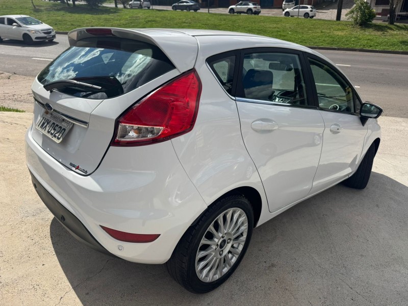 FIESTA 1.6 TITANIUM PLUS HATCH 16V FLEX 4P AUTOMÁTICO - 2016 - CAXIAS DO SUL