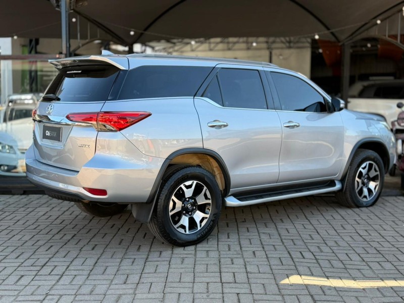 HILUX SW4 2.8 SRX 4X4 7 LUGARES 16V TURBO INTERCOOLER DIESEL 4P AUTOMÁTICO - 2016 - LAGOA VERMELHA