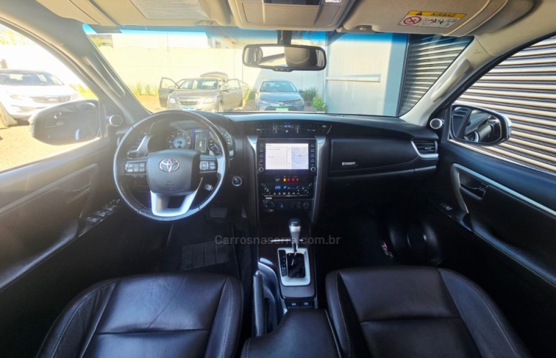 HILUX SW4 2.8 SRX 4X4 7 LUGARES 16V TURBO INTERCOOLER DIESEL 4P AUTOMÁTICO - 2020 - LAJEADO