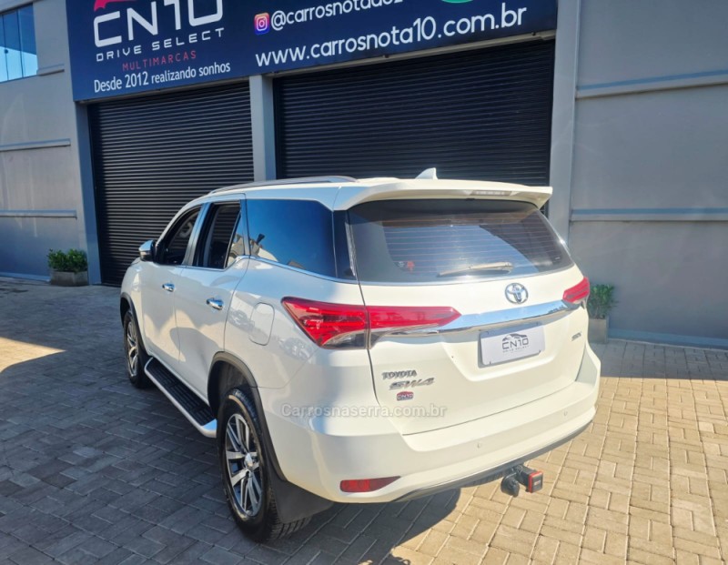 HILUX SW4 2.8 SRX 4X4 7 LUGARES 16V TURBO INTERCOOLER DIESEL 4P AUTOMÁTICO - 2020 - LAJEADO