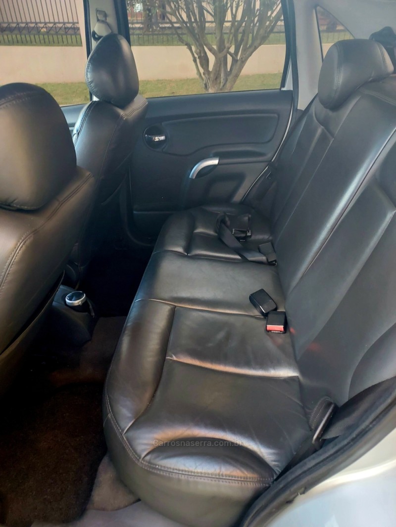 C3 1.4 I GLX 8V FLEX 4P MANUAL - 2010 - CAXIAS DO SUL