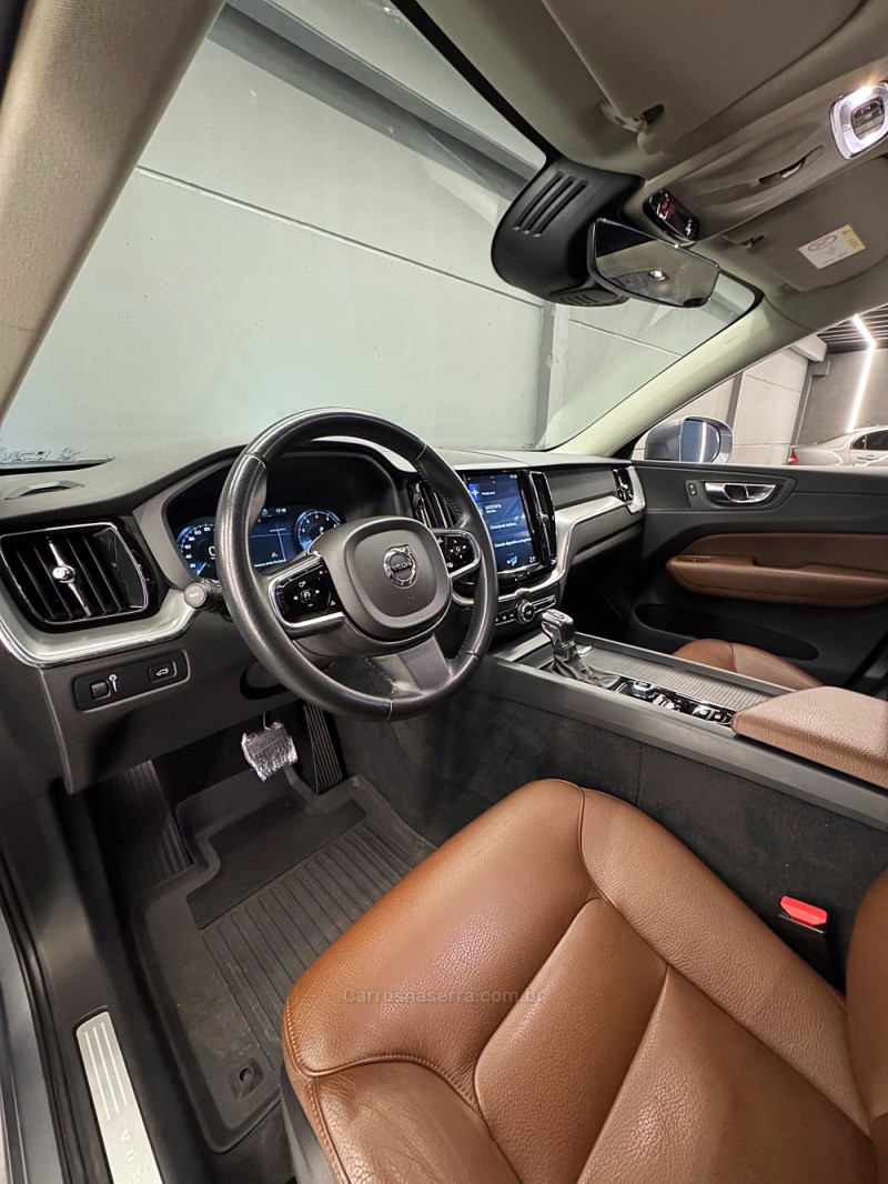XC60 2.0 T5 MOMENTUM GASOLINA 4P AUTOMÁTICO - 2019 - PASSO FUNDO