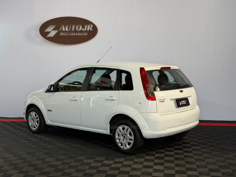 FIESTA 1.6 MPI 8V GASOLINA 4P MANUAL - 2013 - VACARIA