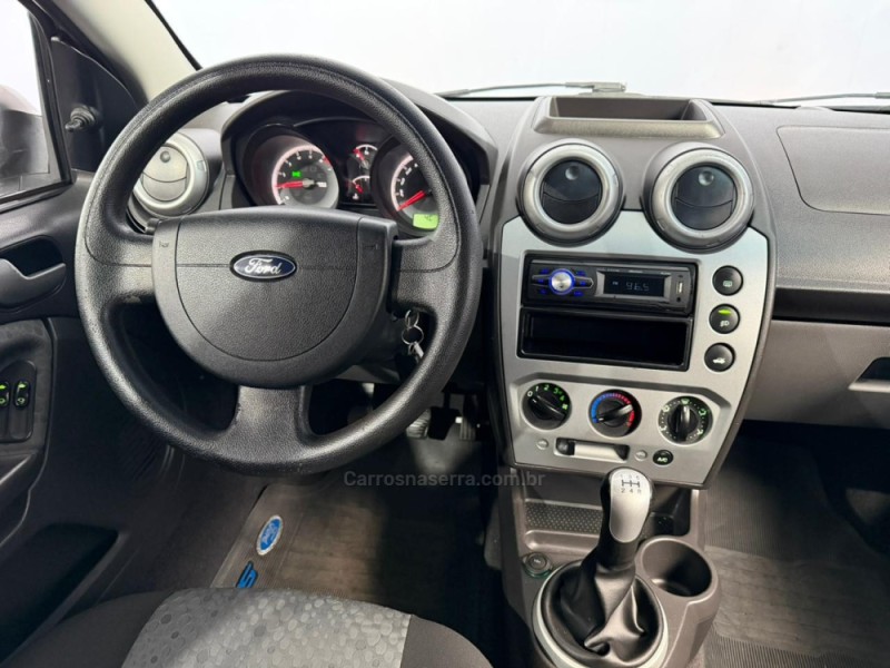 FIESTA 1.6 MPI 8V GASOLINA 4P MANUAL - 2013 - VACARIA