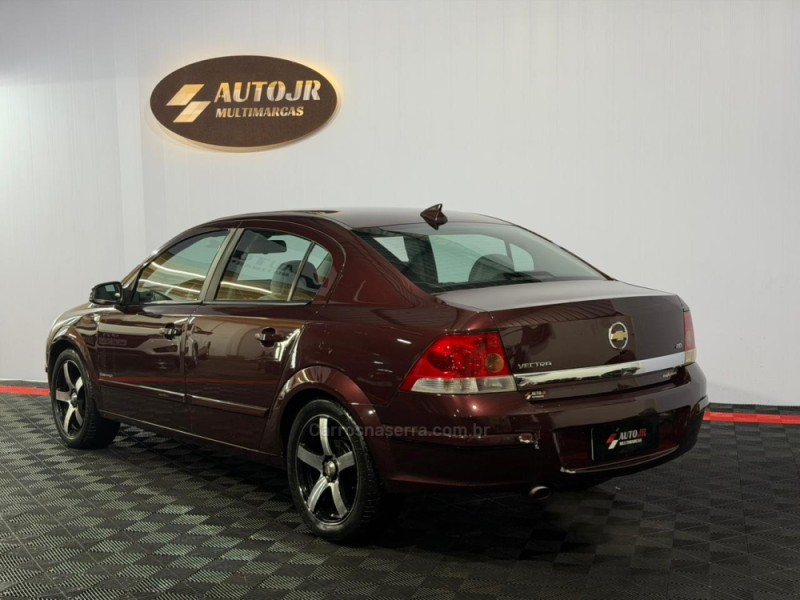 VECTRA 2.0 MPFI ELEGANCE 8V 140CV FLEX 4P MANUAL - 2006 - VACARIA