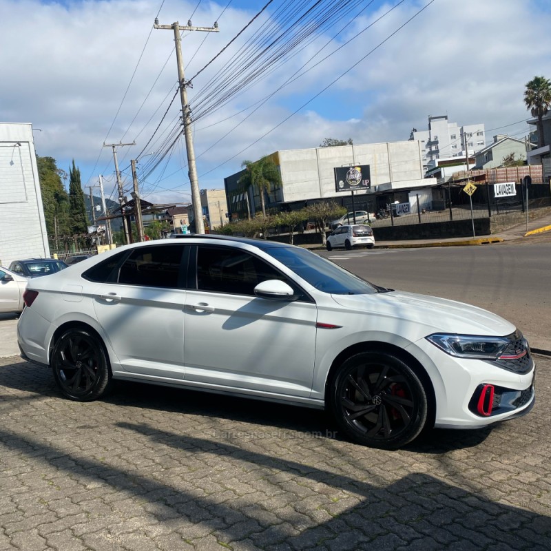 JETTA 2.0 16V TSI GLI 350 GASOLINA 4P AUTOMÁTICO - 2024 - MONTENEGRO