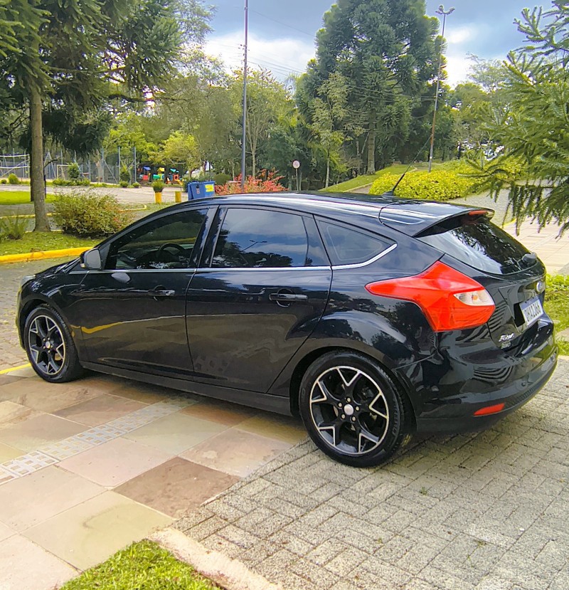 FOCUS 2.0 TITANIUM 16V FLEX 4P AUTOMÁTICO - 2015 - FARROUPILHA
