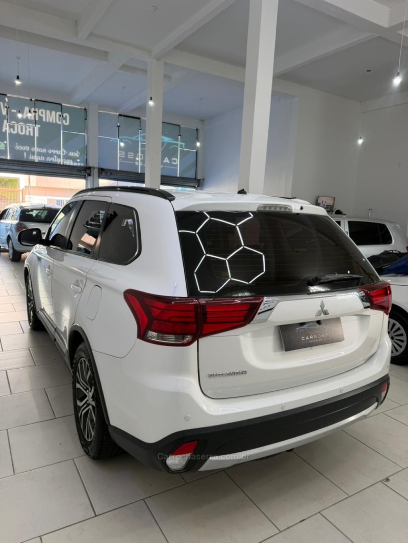 OUTLANDER 2.0 16V GASOLINA 4P AUTOMÁTICO - 2016 - CAXIAS DO SUL