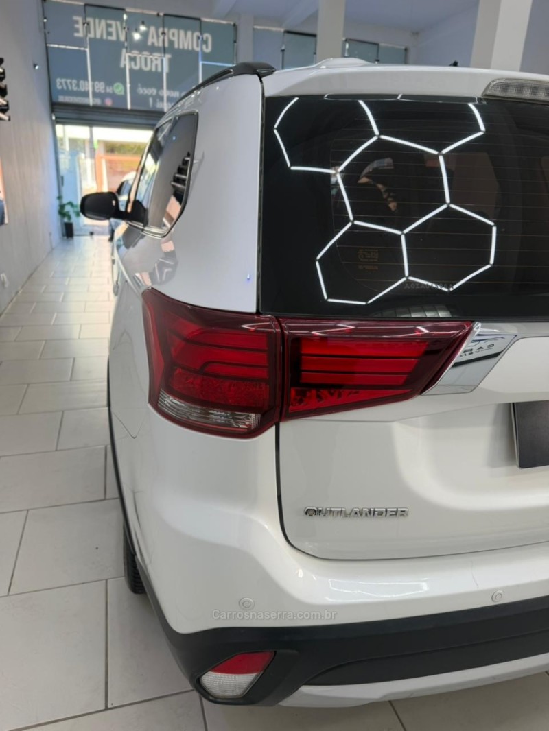 OUTLANDER 2.0 16V GASOLINA 4P AUTOMÁTICO - 2016 - CAXIAS DO SUL