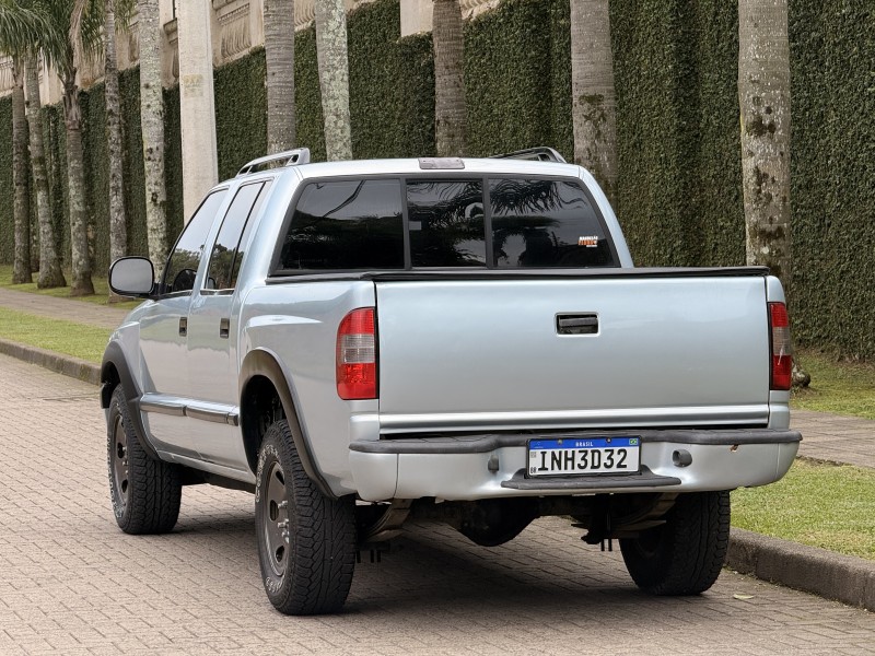 S10 2.4 ADVANTAGE 4X2 CD 8V FLEX 4P MANUAL - 2007 - CAXIAS DO SUL