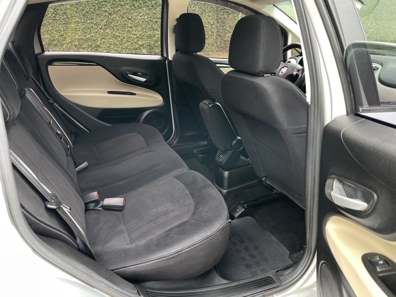 LINEA 1.8 ESSENCE 16V FLEX 4P MANUAL - 2015 - CAXIAS DO SUL