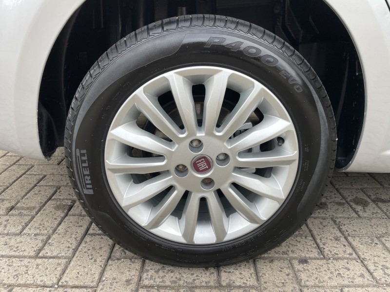 LINEA 1.8 ESSENCE 16V FLEX 4P MANUAL - 2015 - CAXIAS DO SUL