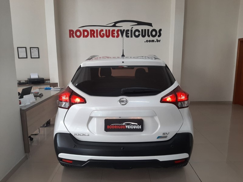 KICKS 1.6 16V FLEX SV 4P XTRONIC - 2018 - CAXIAS DO SUL