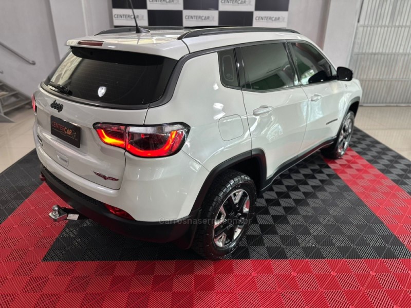 COMPASS 2.0 TRAILHAWK TD350 TURBO DIESEL 4X4 4P AUTOMÁTICO - 2018 - NOVO HAMBURGO