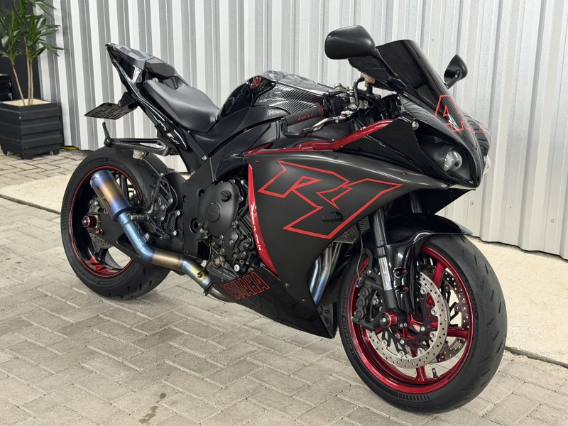 YZF R1