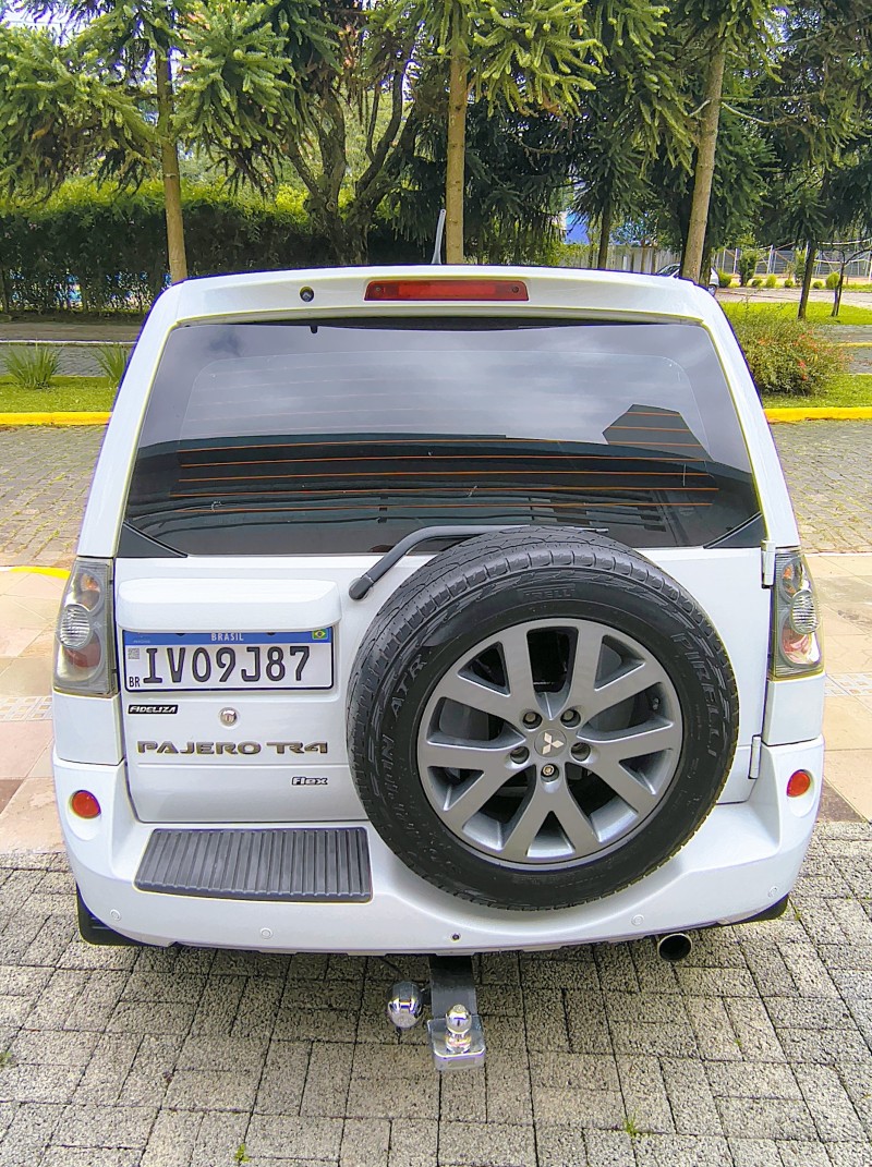 PAJERO TR4 2.0 4X4 16V 133CV FLEX 4P AUTOMÁTICO - 2014 - FARROUPILHA