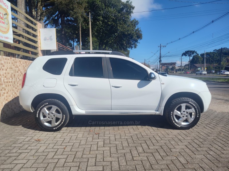 DUSTER 1.6 DYNAMIQUE 4X2 16V FLEX 4P MANUAL - 2014 - CANELA