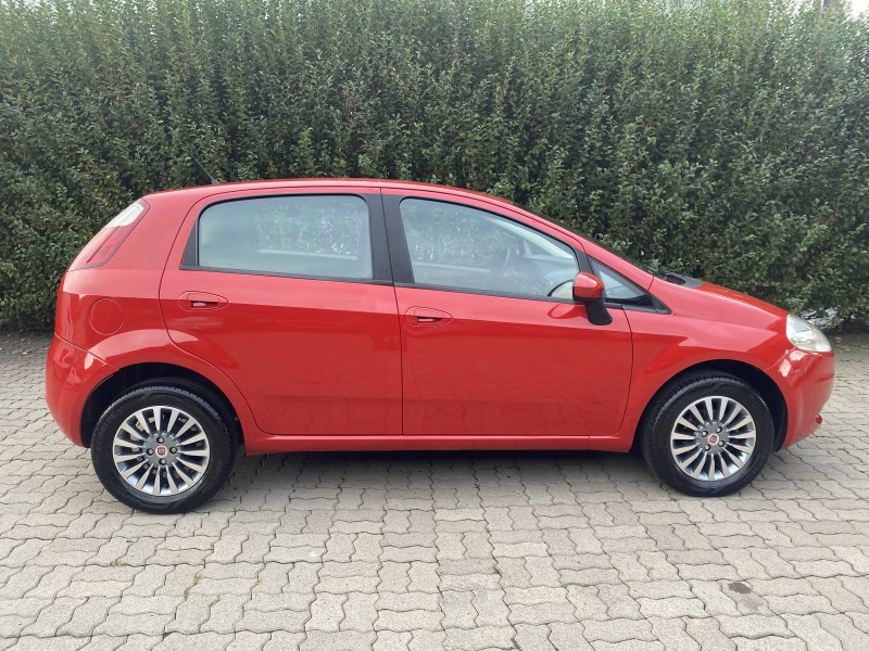 PUNTO 1.4 8V FLEX 4P MANUAL - 2010 - CAXIAS DO SUL