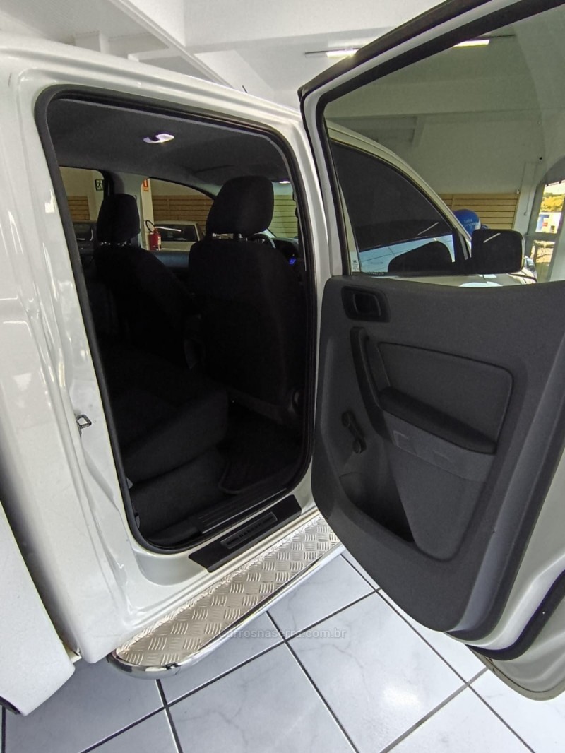 RANGER 2.2 XL 4X4 CS 16V DIESEL 2P MANUAL - 2019 - NOVA PETRóPOLIS