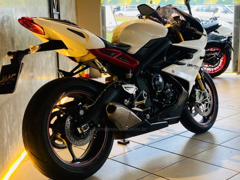 DAYTONA 675R ABS - 2014 - CAXIAS DO SUL