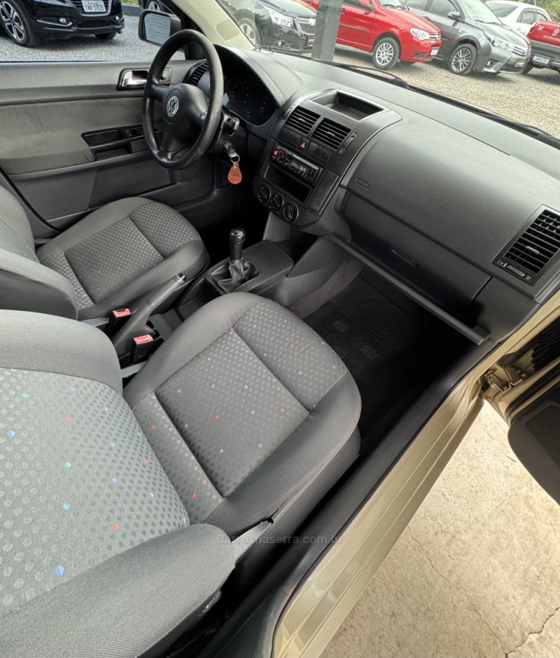POLO 1.6 MI 8V GASOLINA 4P MANUAL - 2005 - ENCANTADO