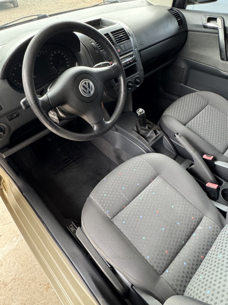 POLO 1.6 MI 8V GASOLINA 4P MANUAL - 2005 - ENCANTADO