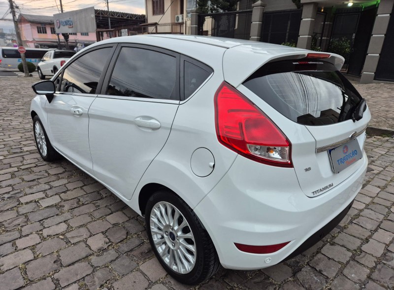 FIESTA 1.6 TITANIUM HATCH 16V FLEX 4P AUTOMÁTICO - 2017 - CAXIAS DO SUL