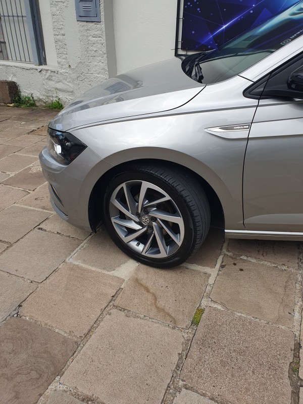 POLO 1.0	200 TSI HIGHLINE AUTOMÁTICO  - 2020 - CAXIAS DO SUL