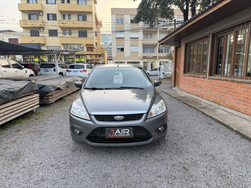 FOCUS 1.6 GLX 16V FLEX 4P MANUAL - 2012 - GARIBALDI