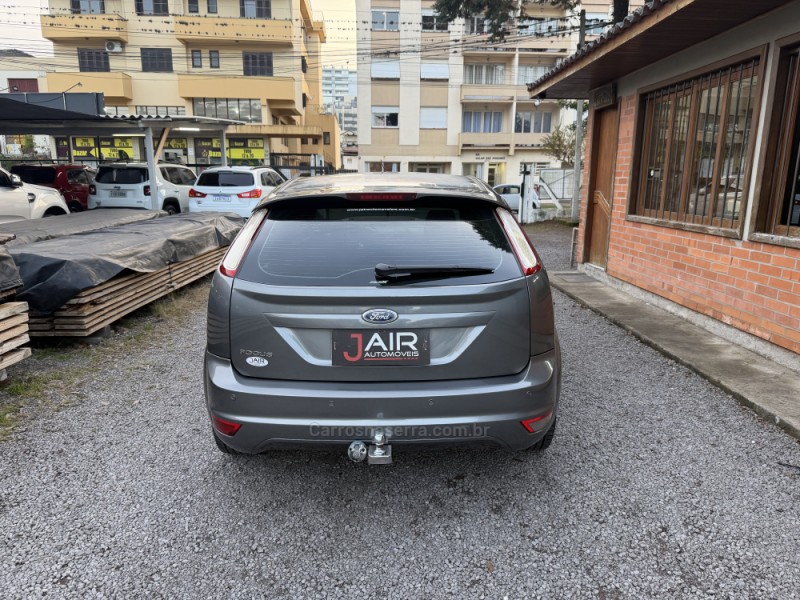 FOCUS 1.6 GLX 16V FLEX 4P MANUAL - 2012 - GARIBALDI