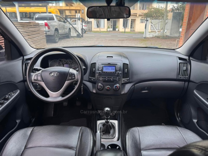 I30 CW 2.0 MPFI 16V GASOLINA 4P MANUAL - 2011 - GARIBALDI