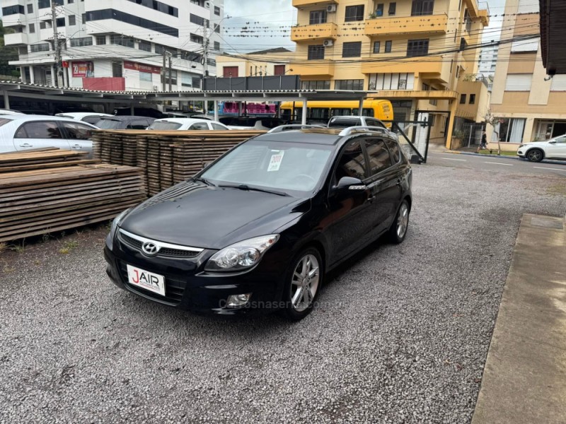 I30 CW 2.0 MPFI 16V GASOLINA 4P MANUAL - 2011 - GARIBALDI