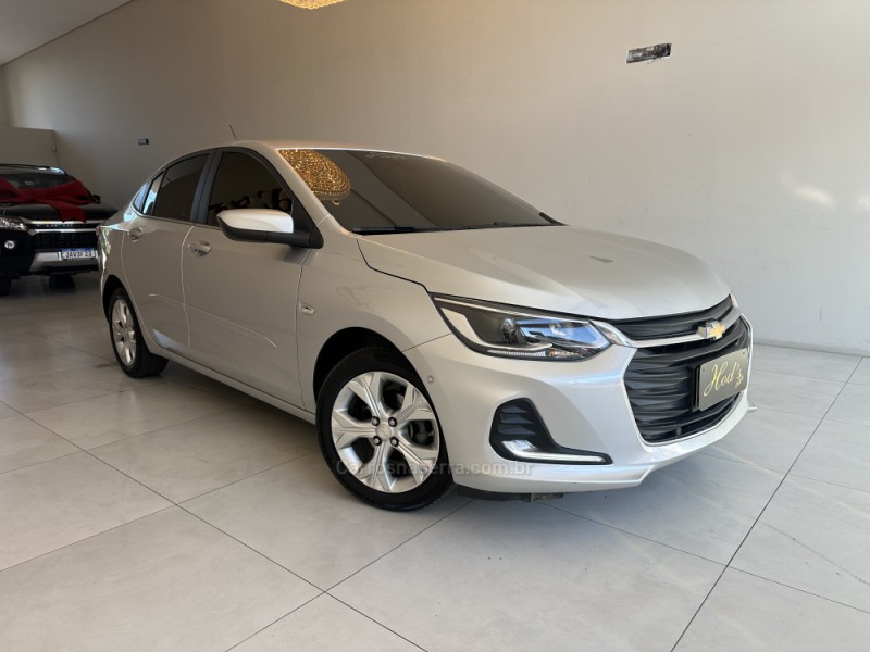 ONIX 1.0	PREMIER II PLUS 12V TURBO FLEX 4P AUTOMÁTICO - 2020 - CANELA