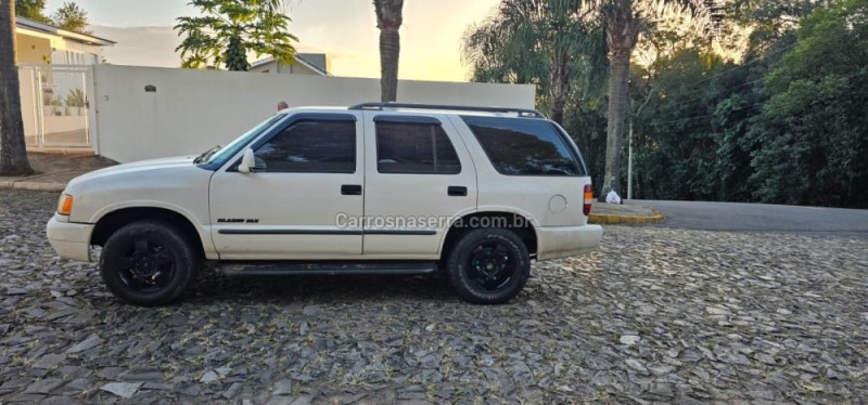 BLAZER 4.3 SFI DLX 4X2 V6 12V GASOLINA 4P MANUAL - 1998 - IVOTI