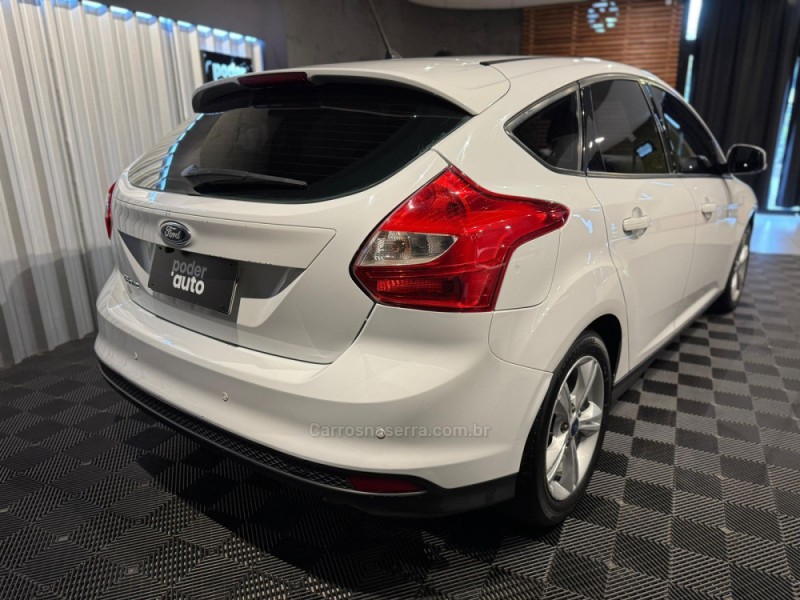 FOCUS 1.6 S 16V FLEX 4P MANUAL - 2015 - FARROUPILHA