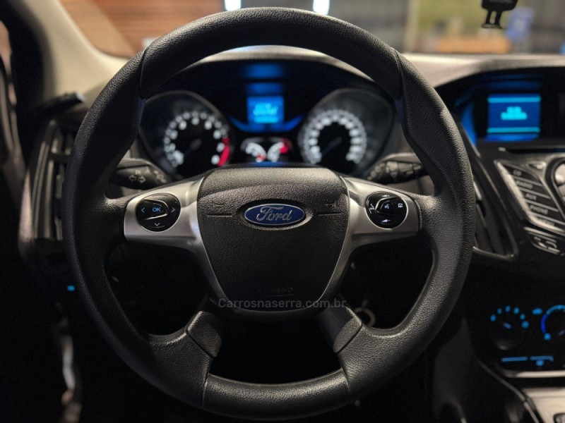 FOCUS 1.6 S 16V FLEX 4P MANUAL - 2015 - FARROUPILHA