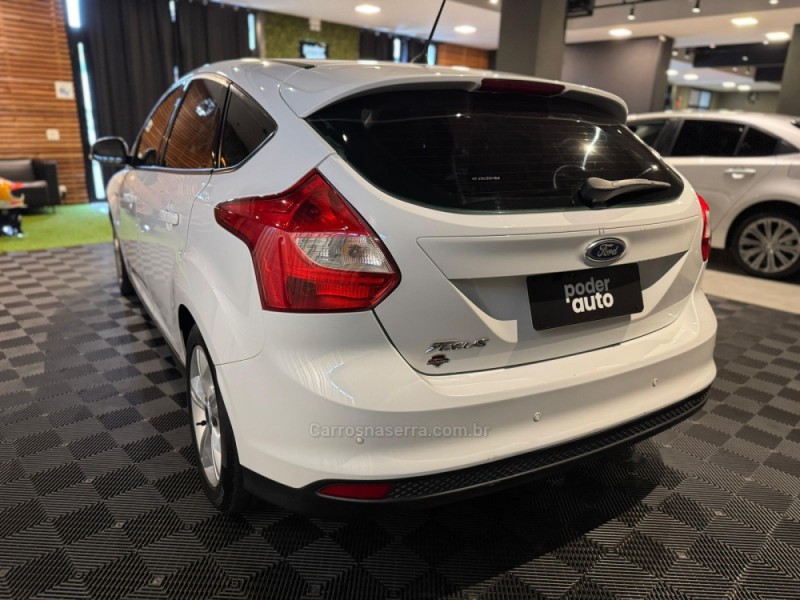 FOCUS 1.6 S 16V FLEX 4P MANUAL - 2015 - FARROUPILHA