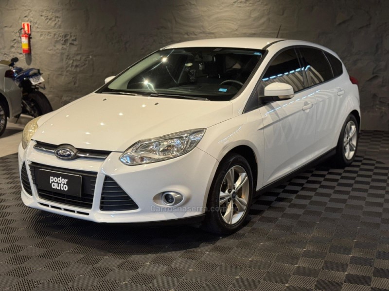 FOCUS 1.6 S 16V FLEX 4P MANUAL - 2015 - FARROUPILHA