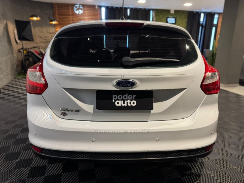 FOCUS 1.6 S 16V FLEX 4P MANUAL - 2015 - FARROUPILHA