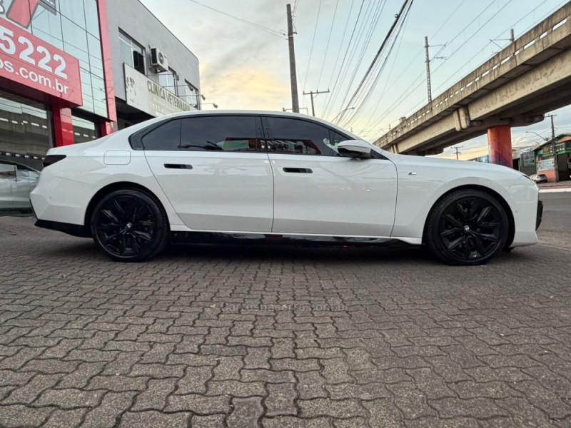 I7 XDRIVE60 M SPORT 101.7KW ELÉTRICO 4P AUTOMÁTICO - 2024 - NOVO HAMBURGO