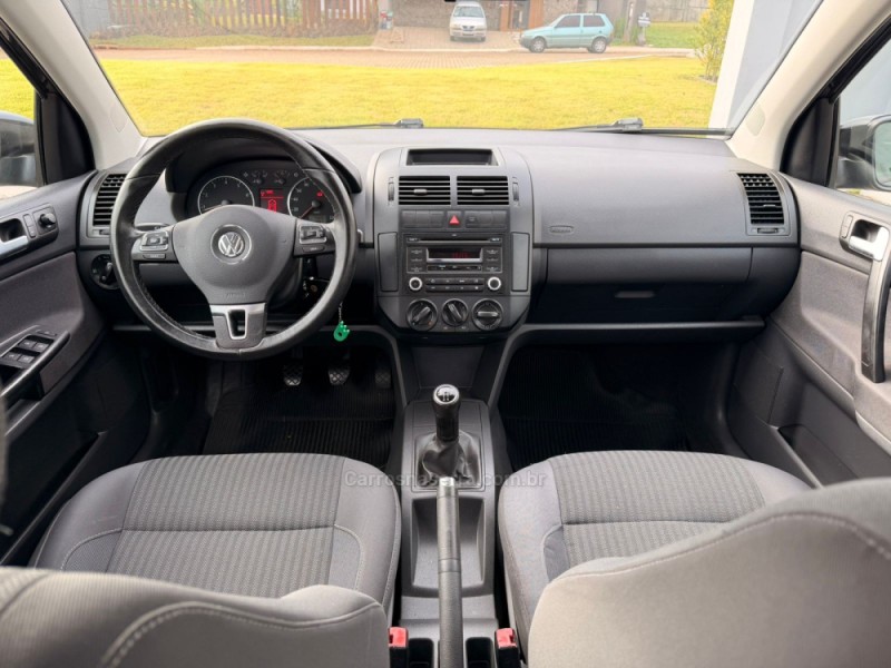 POLO SEDAN 1.6 MI COMFORTLINE 8V FLEX 4P MANUAL - 2014 - LAJEADO